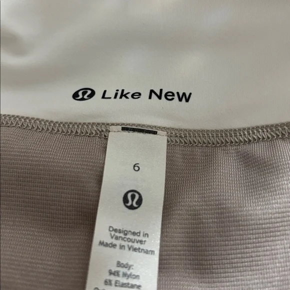 Lululemon Athletica Women's White Speed Up Shorts - Picture 6 of 8